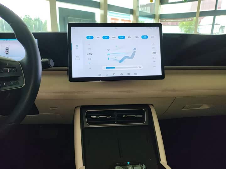 Фото 13 - BYD Qin L