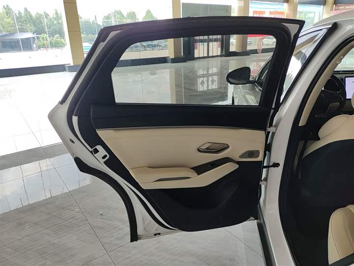 Фото 29 - BYD Qin L