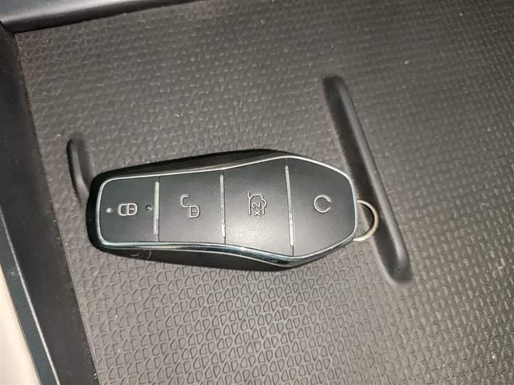 Фото 9 - BYD Qin L