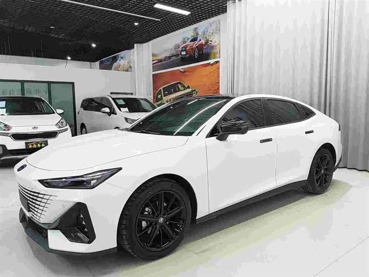 Фото 1 - Changan UNI-V