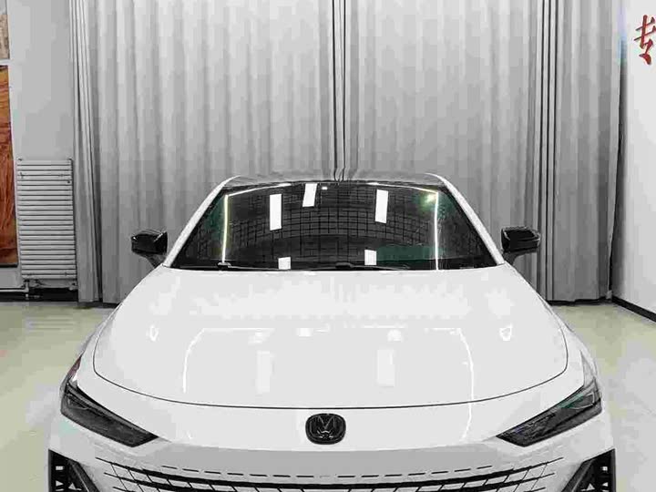 Фото 2 - Changan UNI-V