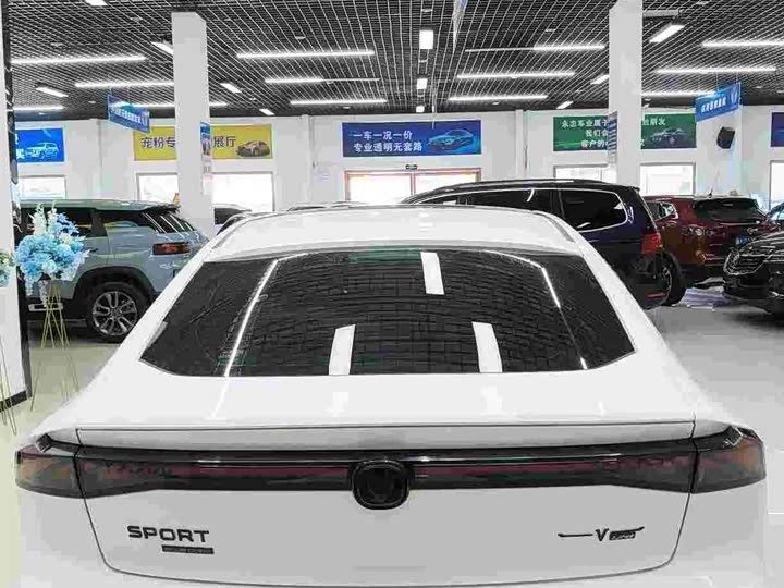 Фото 5 - Changan UNI-V