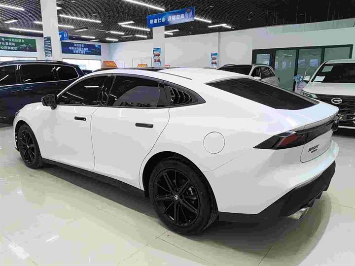 Фото 6 - Changan UNI-V