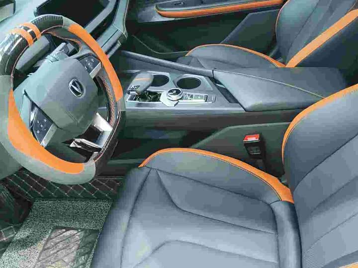 Фото 7 - Changan UNI-V