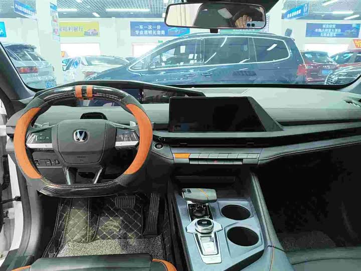 Фото 9 - Changan UNI-V