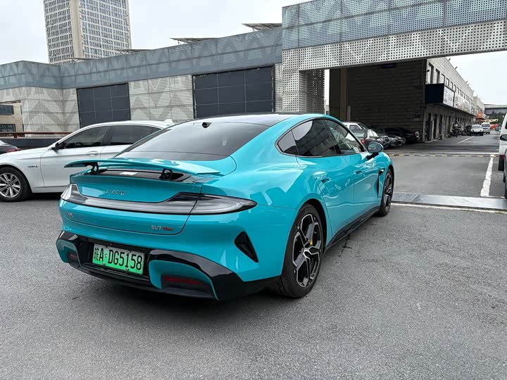 Фото 12 - Xiaomi SU7