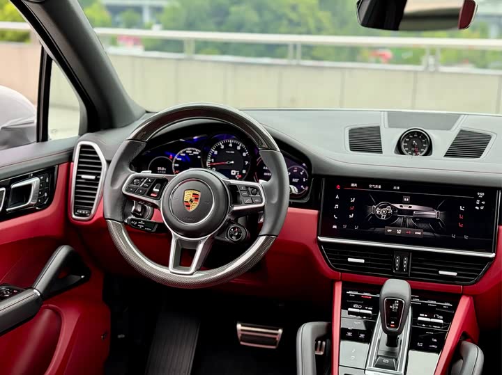 Фото 10 - Porsche Cayenne