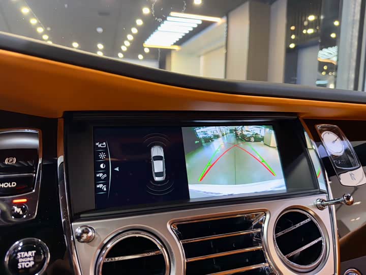 Фото 10 - Rolls-Royce Wraith