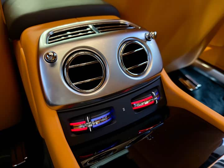 Фото 17 - Rolls-Royce Wraith