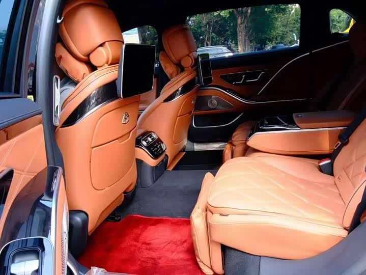 Фото 4 - Mercedes-Benz Maybach S-Class