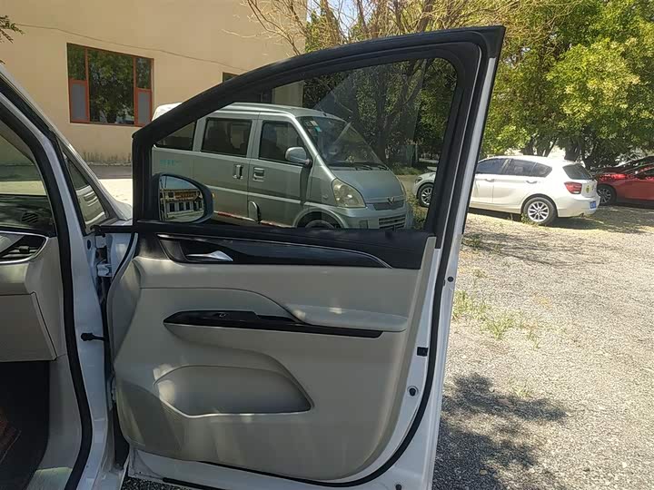 Фото 26 - Buick GL8 ES