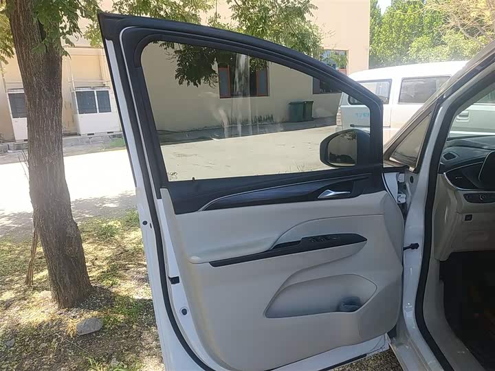 Фото 28 - Buick GL8 ES