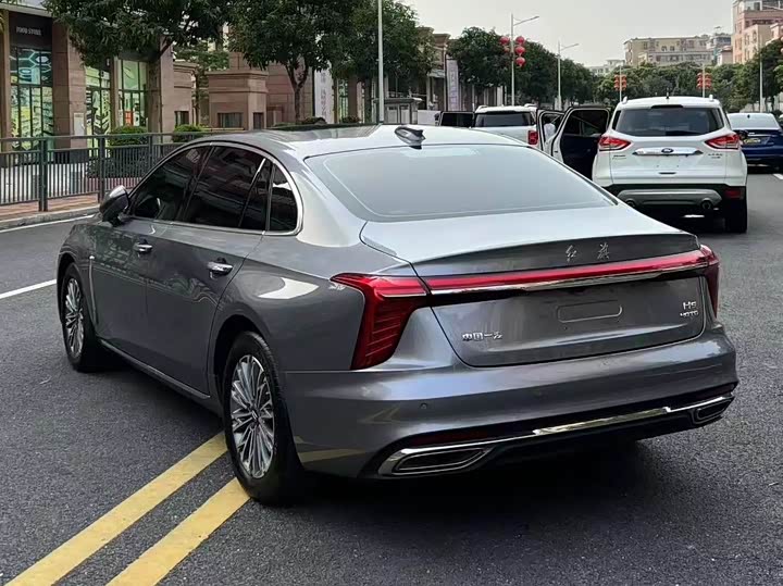 Фото 7 - Hongqi H5