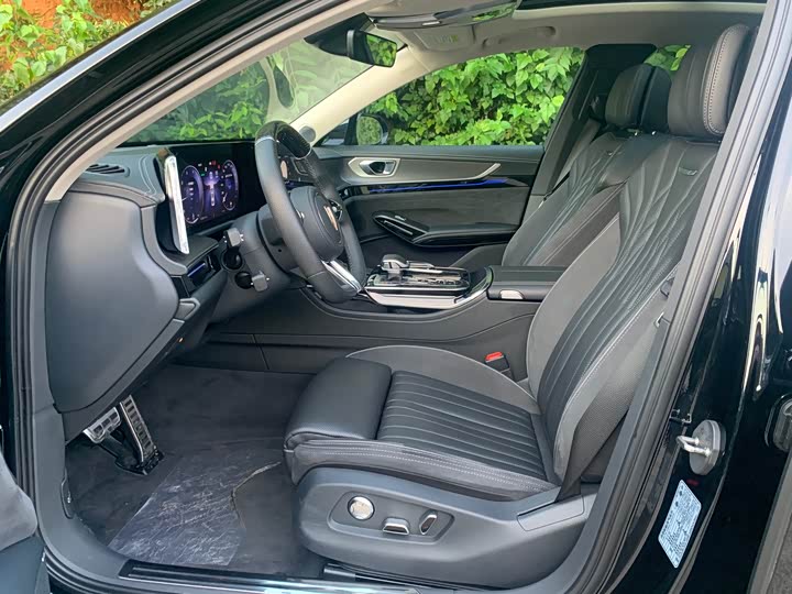 Фото 12 - Hongqi H9