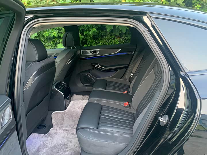 Фото 13 - Hongqi H9