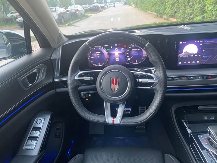 Фото 15 - Hongqi H9