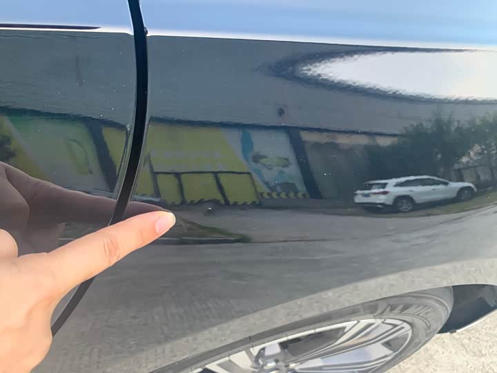 Фото 22 - Hongqi H9