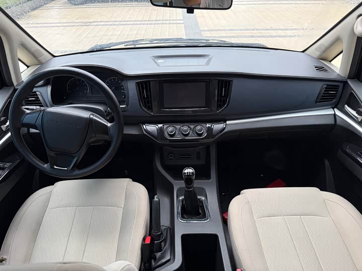 Фото 12 - Dongfeng Forthing Lingzhi M5