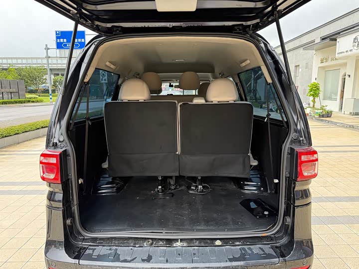 Фото 14 - Dongfeng Forthing Lingzhi M5