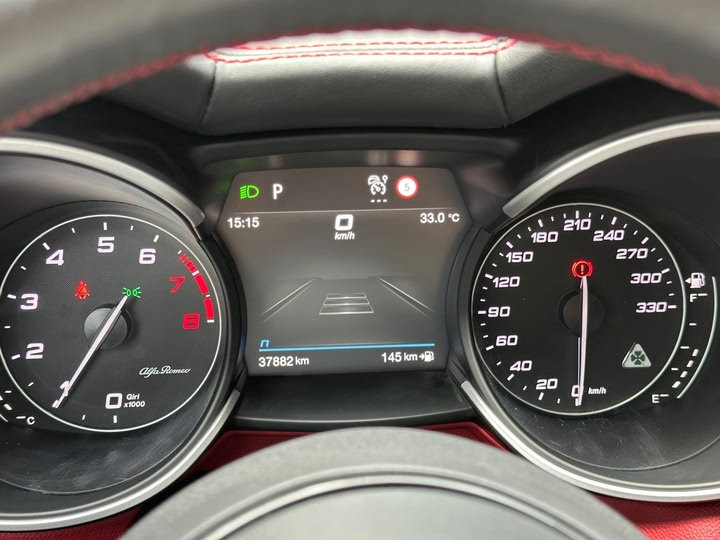 Фото 20 - Alfa Romeo Stelvio