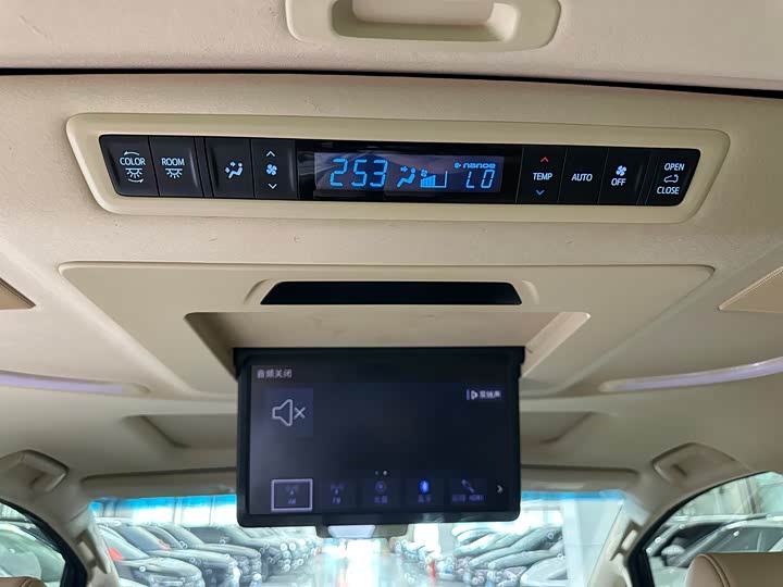 Фото 16 - Toyota Alphard