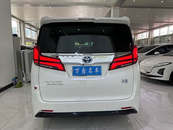 Фото 21 - Toyota Alphard