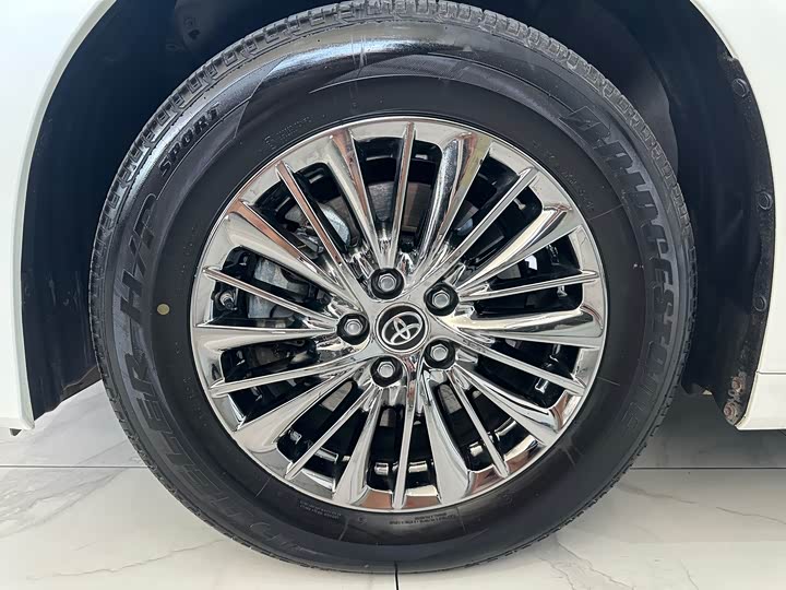 Фото 4 - Toyota Alphard