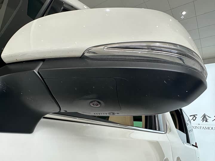 Фото 5 - Toyota Alphard