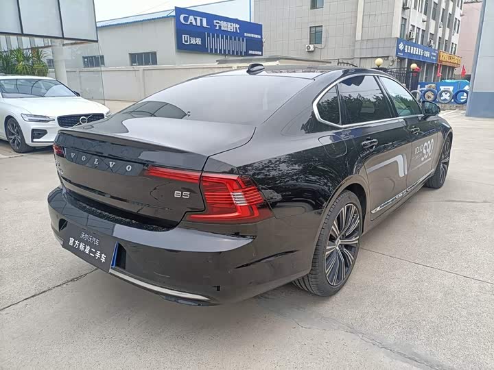 Фото 3 - Volvo S90