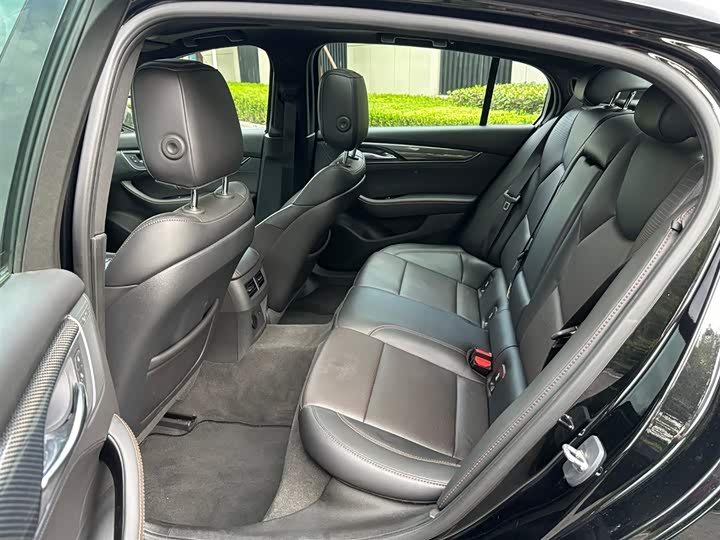 Фото 8 - Cadillac CT5