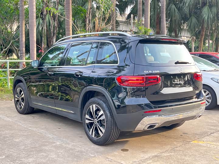 Фото 13 - Mercedes-Benz GLB-Class