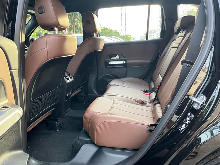 Фото 14 - Mercedes-Benz GLB-Class