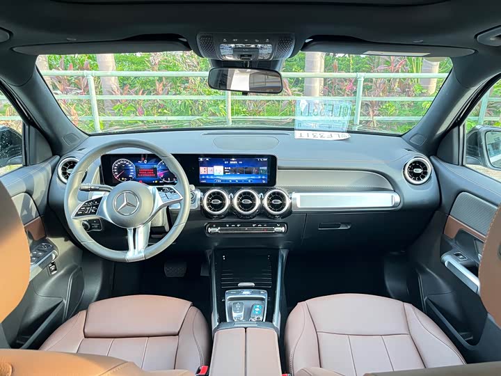 Фото 16 - Mercedes-Benz GLB-Class