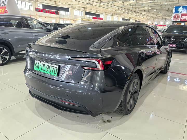 Фото 7 - Tesla Model 3
