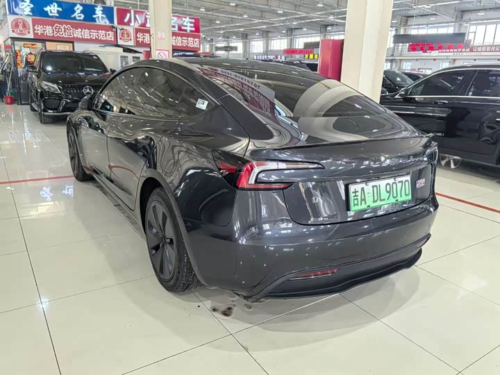 Фото 9 - Tesla Model 3