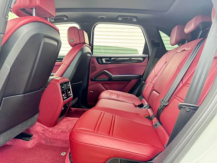 Фото 8 - Porsche Cayenne