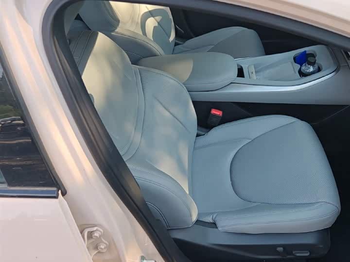 Фото 7 - XPeng Mona M03