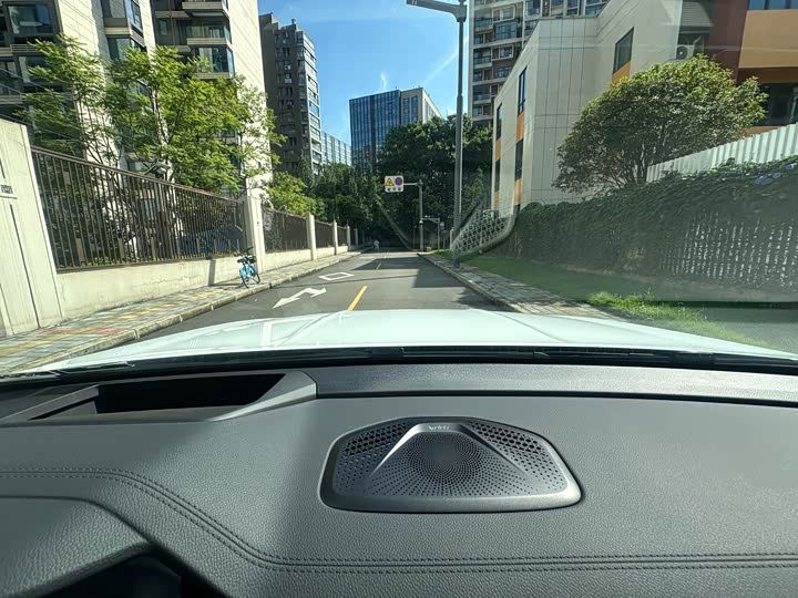 Фото 22 - Geely Monjaro