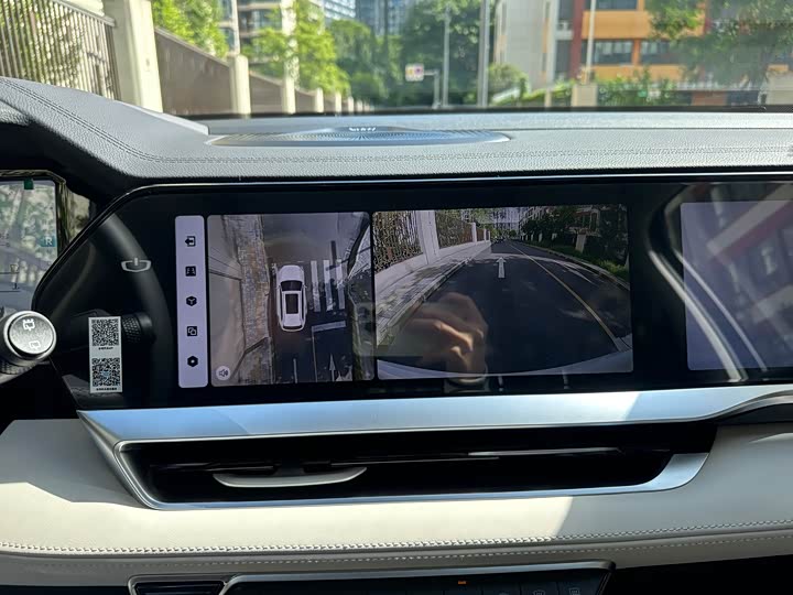 Фото 23 - Geely Monjaro