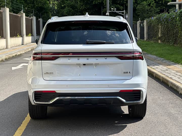 Фото 6 - Geely Monjaro