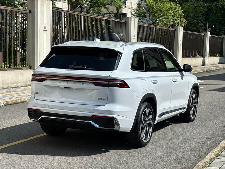 Фото 7 - Geely Monjaro