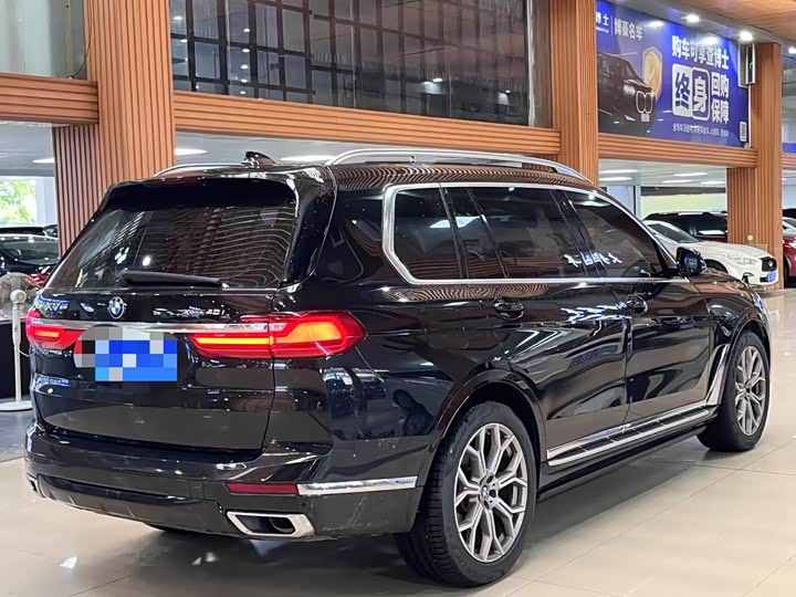 Фото 9 - BMW X7