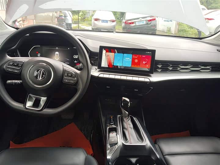 Фото 10 - MG Motor 5