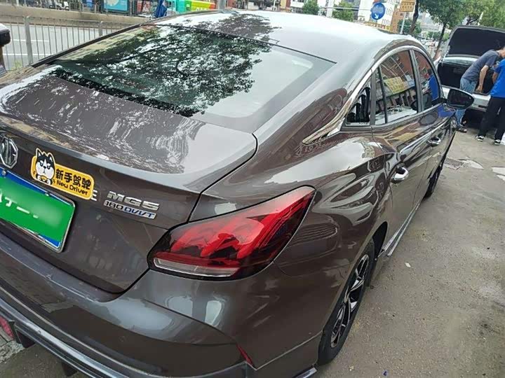 Фото 7 - MG Motor 5