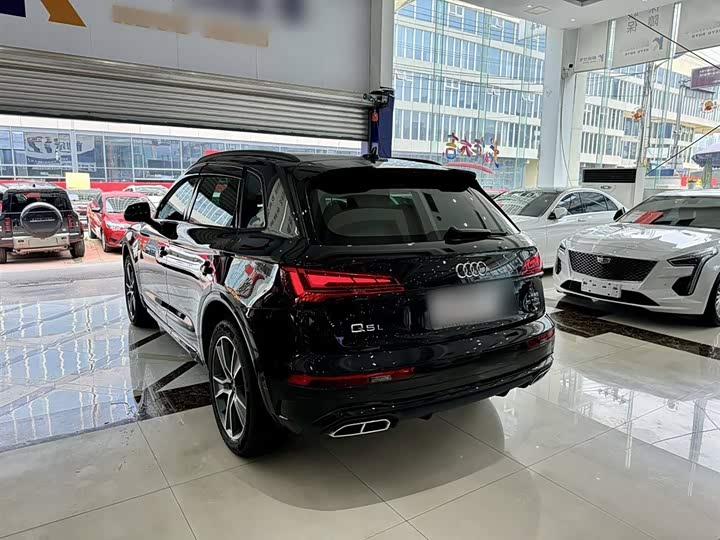 Фото 12 - Audi Q5L