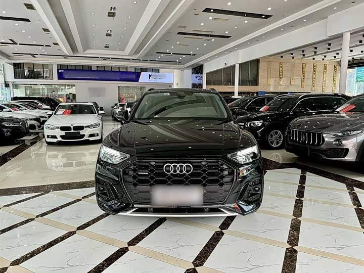 Фото 7 - Audi Q5L