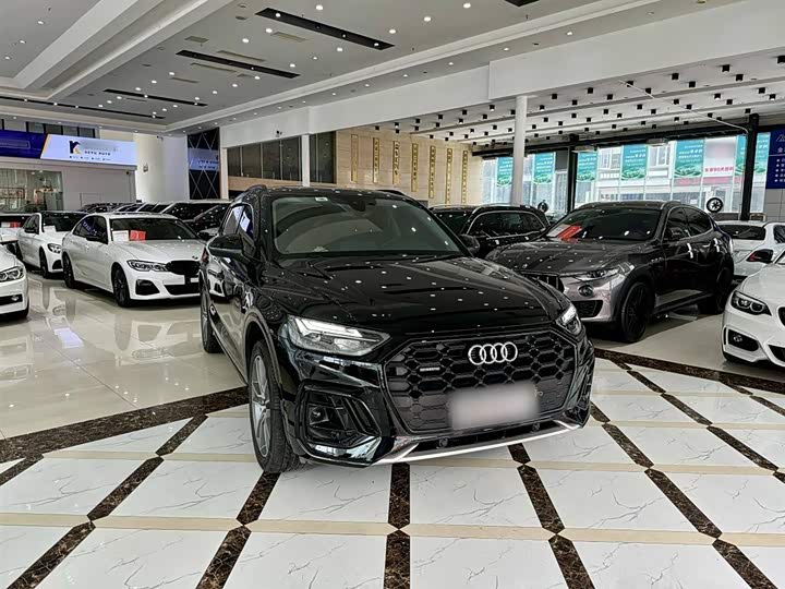 Фото 8 - Audi Q5L