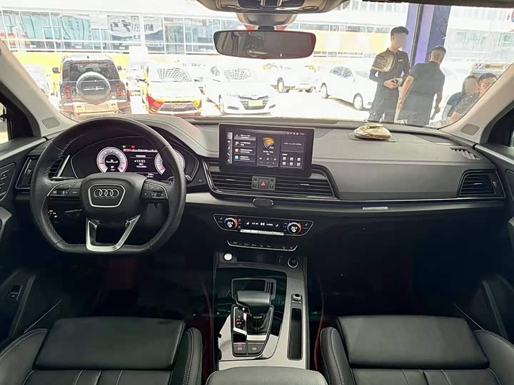 Фото 9 - Audi Q5L