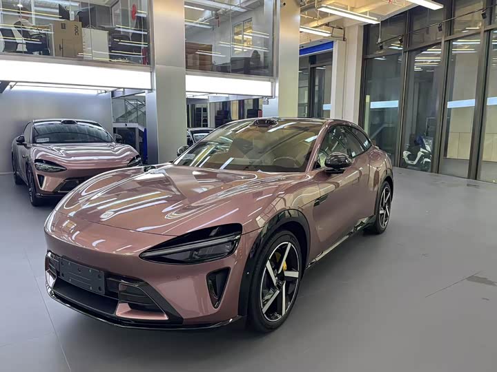 Фото 1 - Xiaomi YU7