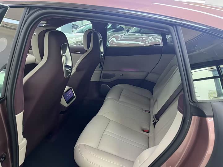 Фото 9 - Xiaomi YU7